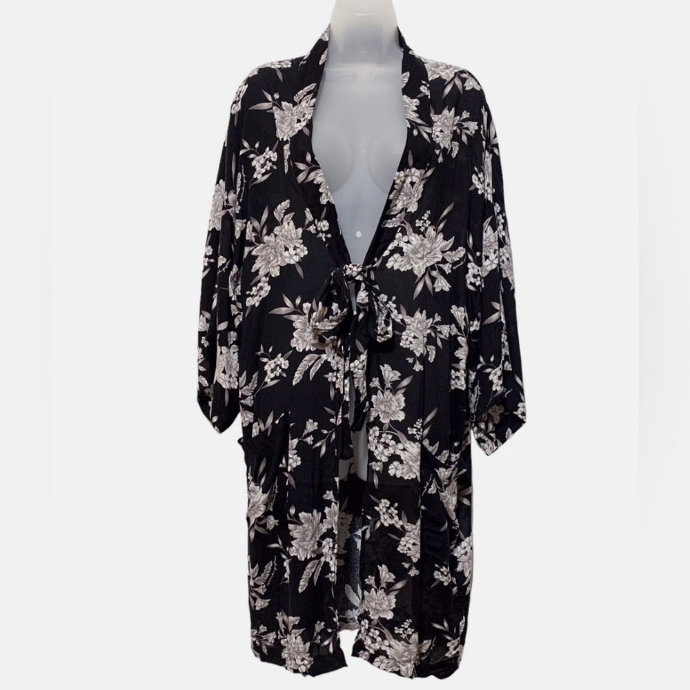 Spiritual Gangster Bathrobe Size OS Black Floral